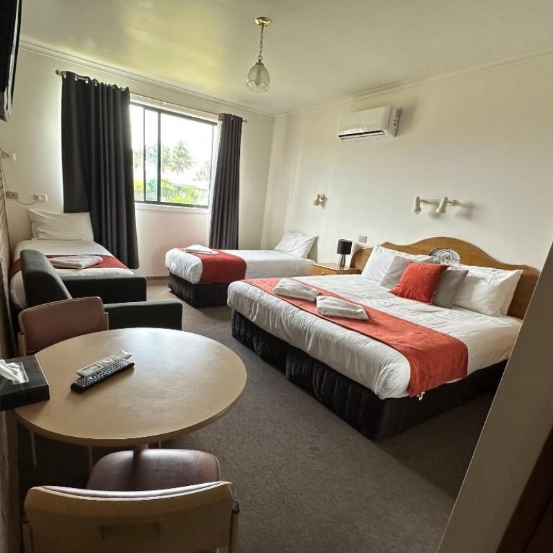 Shepparton Motor Inn (Tudor House)